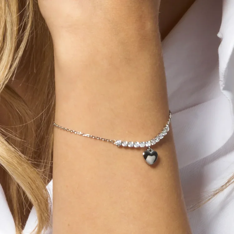 WOMEN'S STAINLESS STEEL BRACELET WITH A HEART AND WHITE ZIRCONS